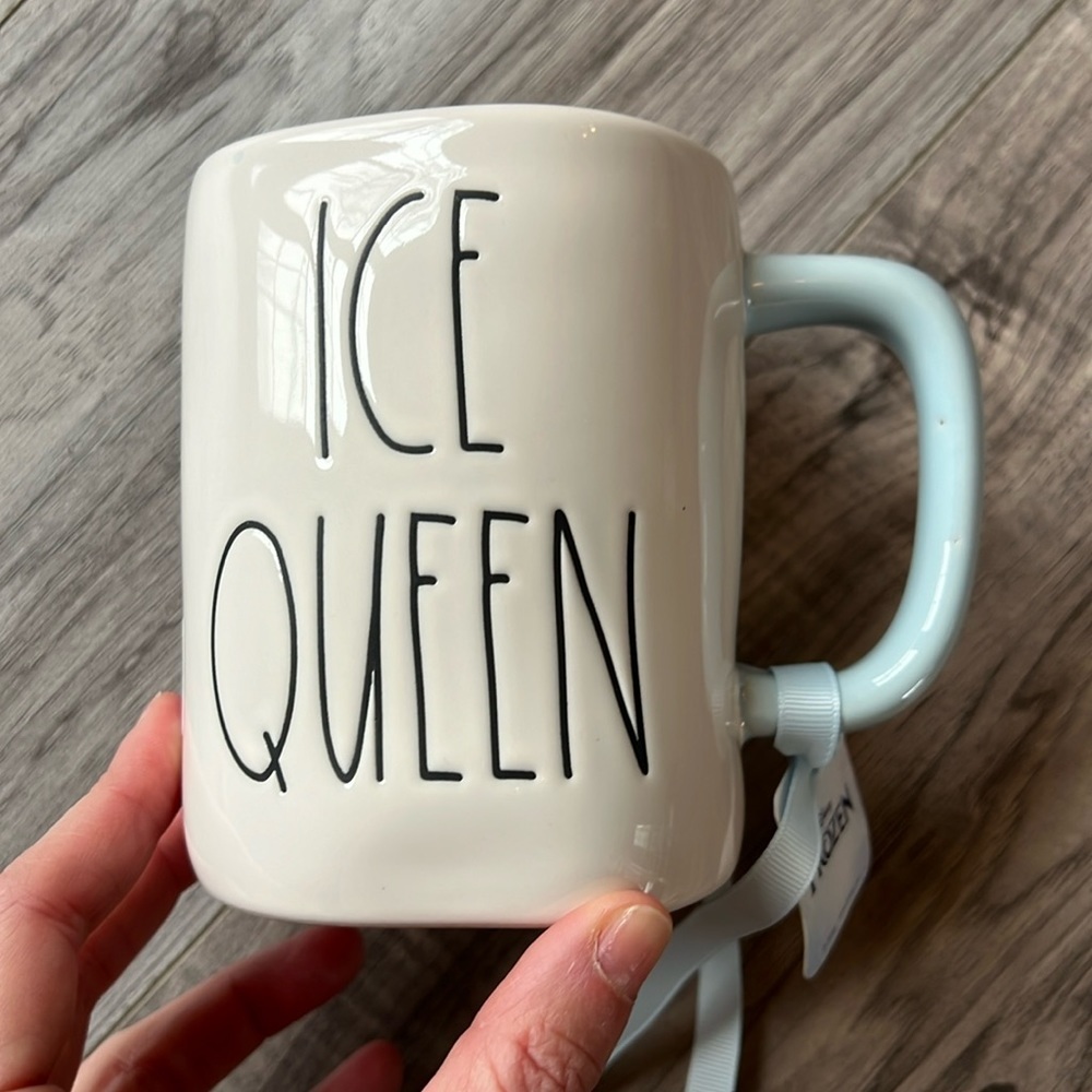 Disney Rae Dunn Frozen Ice Queen Elsa blue glass mug coffee